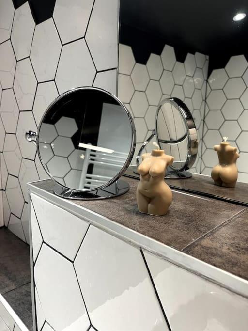 Gite De Charme 5 Etoiles Pour Couple Avec Sauna Et Jacuzzi Exterieurs Privatifs Peaugres Ngoại thất bức ảnh