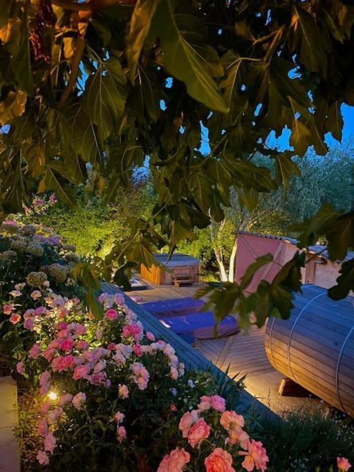Gite De Charme 5 Etoiles Pour Couple Avec Sauna Et Jacuzzi Exterieurs Privatifs Peaugres Ngoại thất bức ảnh