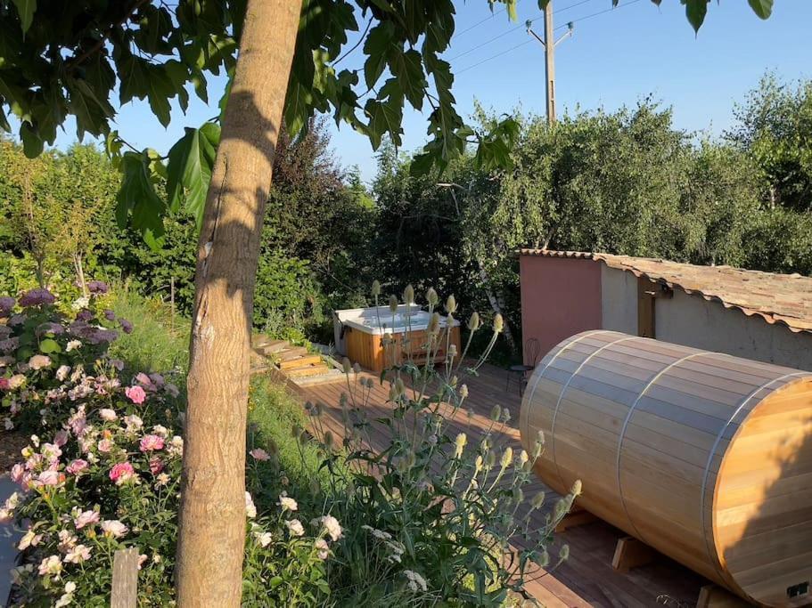 Gite De Charme 5 Etoiles Pour Couple Avec Sauna Et Jacuzzi Exterieurs Privatifs Peaugres Ngoại thất bức ảnh