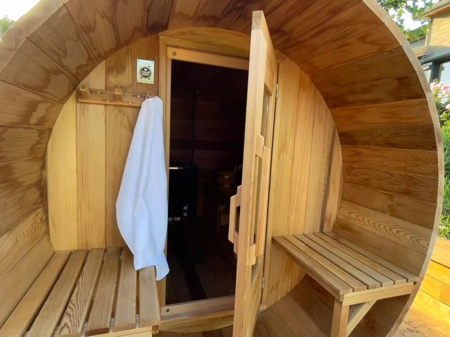 Gite De Charme 5 Etoiles Pour Couple Avec Sauna Et Jacuzzi Exterieurs Privatifs Peaugres Ngoại thất bức ảnh