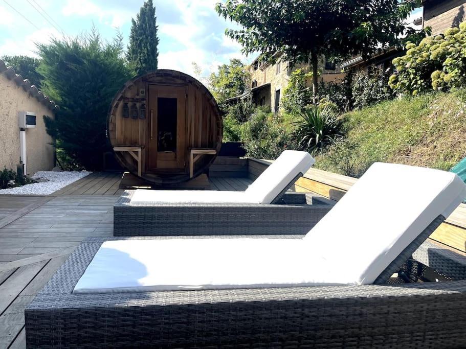 Gite De Charme 5 Etoiles Pour Couple Avec Sauna Et Jacuzzi Exterieurs Privatifs Peaugres Ngoại thất bức ảnh